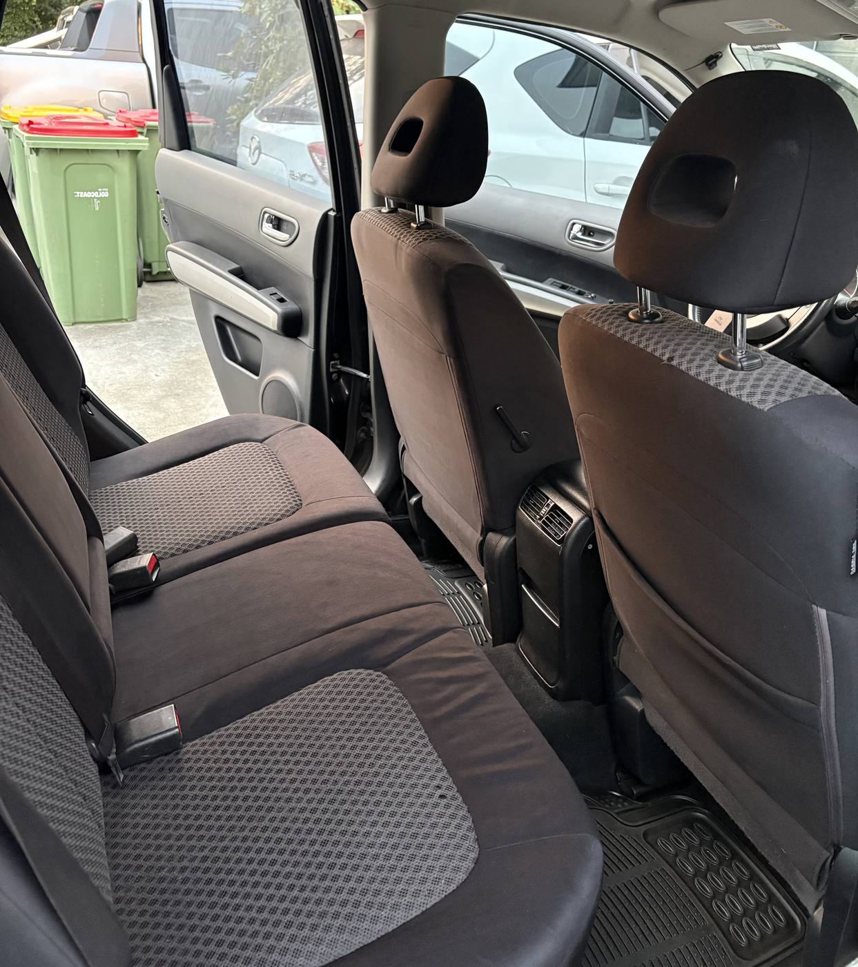 X-Trail rear seats after detailing — fabric shampooed and lint free